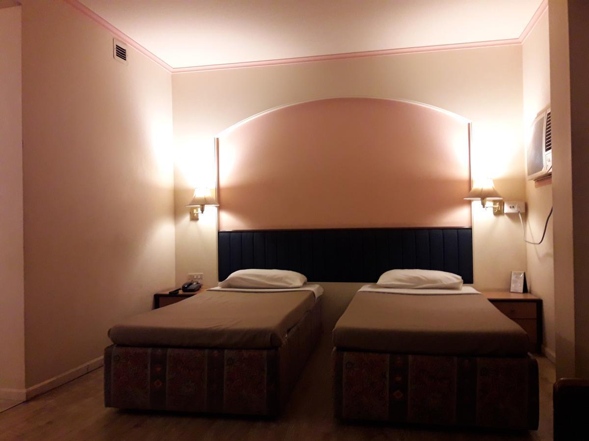 Hotel Bluehill Bhavnagar Exterior photo